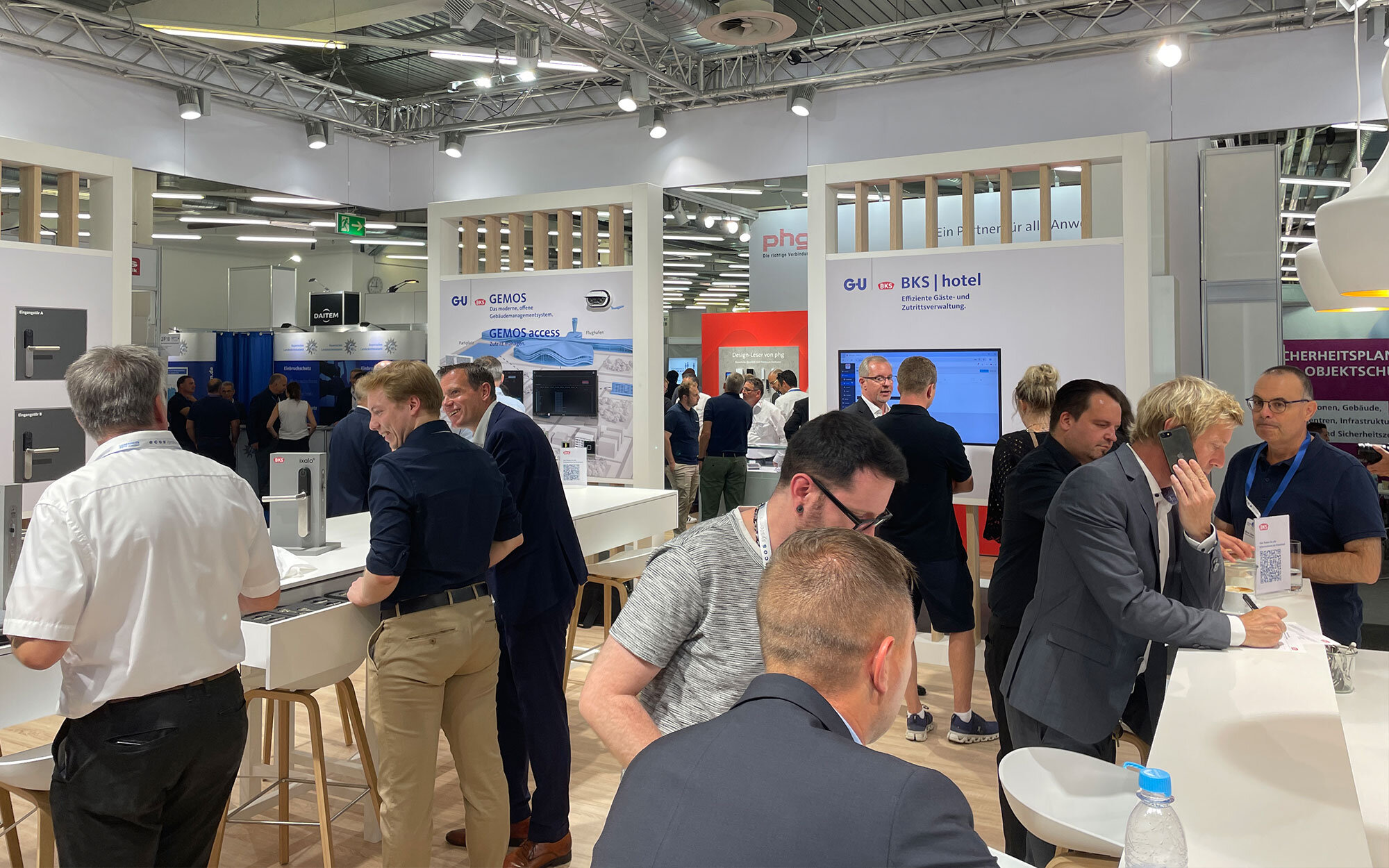 Messestand BKS mit Zutritts- und Gebäudemanagement