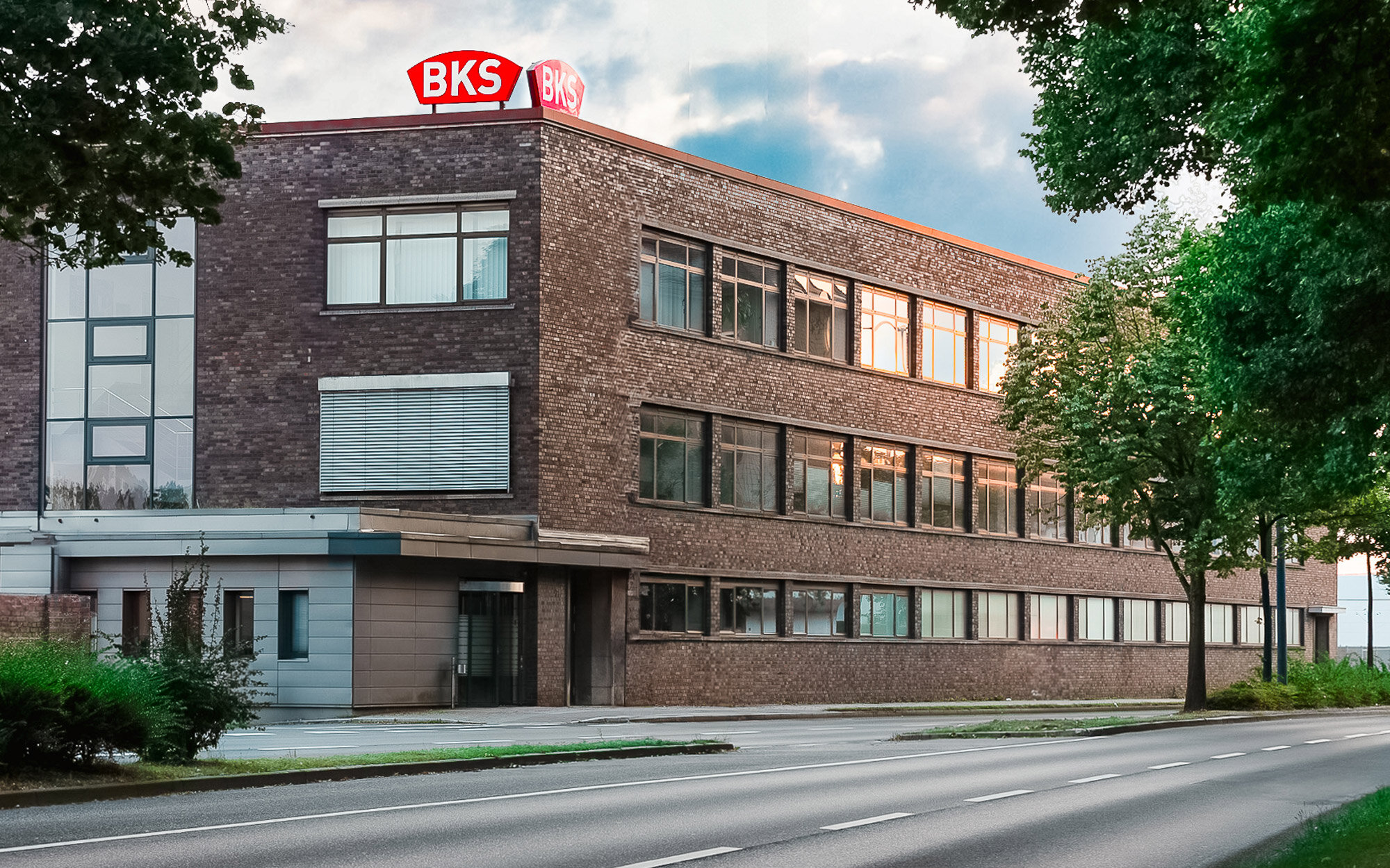 Bild des BKS Unternehmensgebäudes, Hauptsitz der Marke für moderne Sicherheitstechnik und Schließsysteme innerhalb der GU-Gruppe.